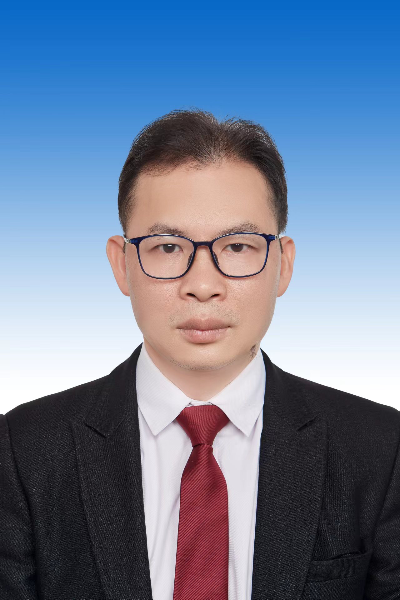 张   轩